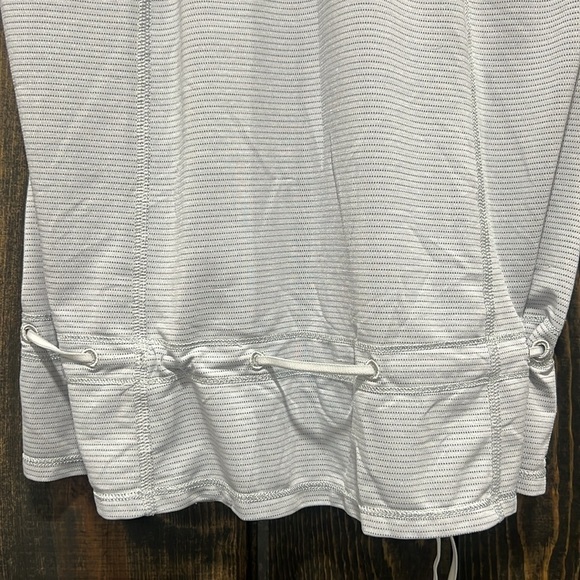 Lululemon Hustle & Bustle Tank Top 6 Grey Striped Drawcord Waist Cinch Athletic - Picture 15 of 15